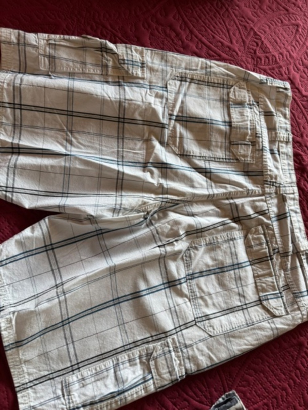 Wrangler Originals cargo shorts, blue/white size 42  excellent cond